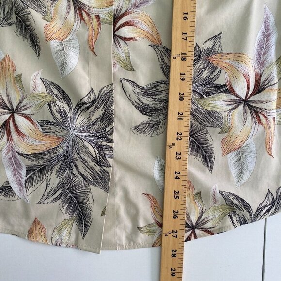 Chicos No Iron Floral Button Up Shirt Size 3 US XL Tossed Lilies Effortless - Picture 11 of 12